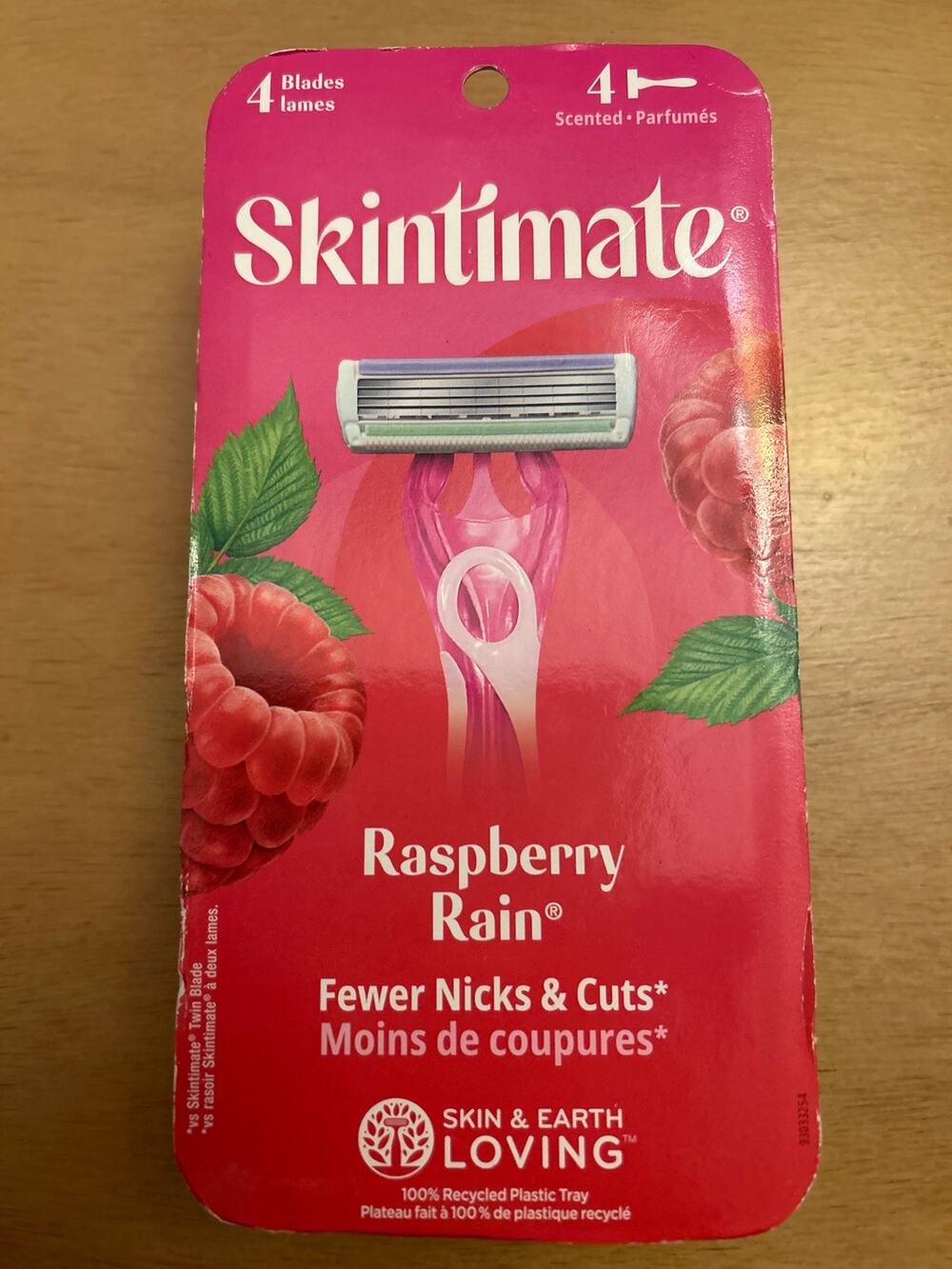 New Skintimate 4ct Disposable Razors 4 Blades Raspberry Rain Scented